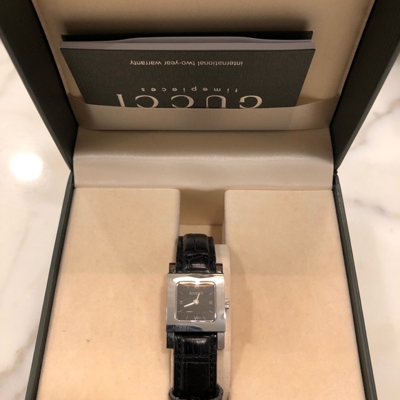 Gucci watch - Picture 1 of 3